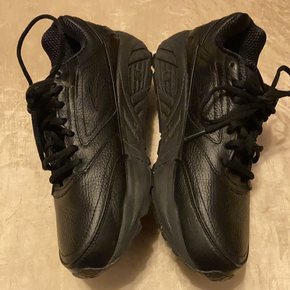 Brooks Addiction Walker Sneakers View 3